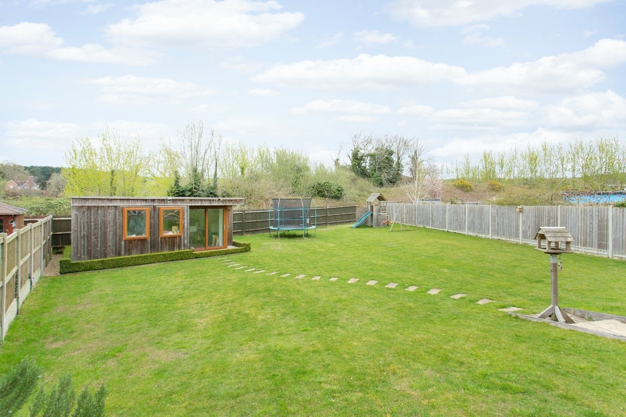 Properties For Sale in Kingfisher Place Chartham