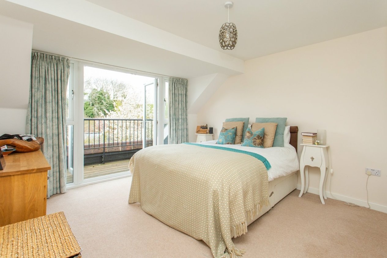 Properties For Sale in Kingfisher Place Chartham