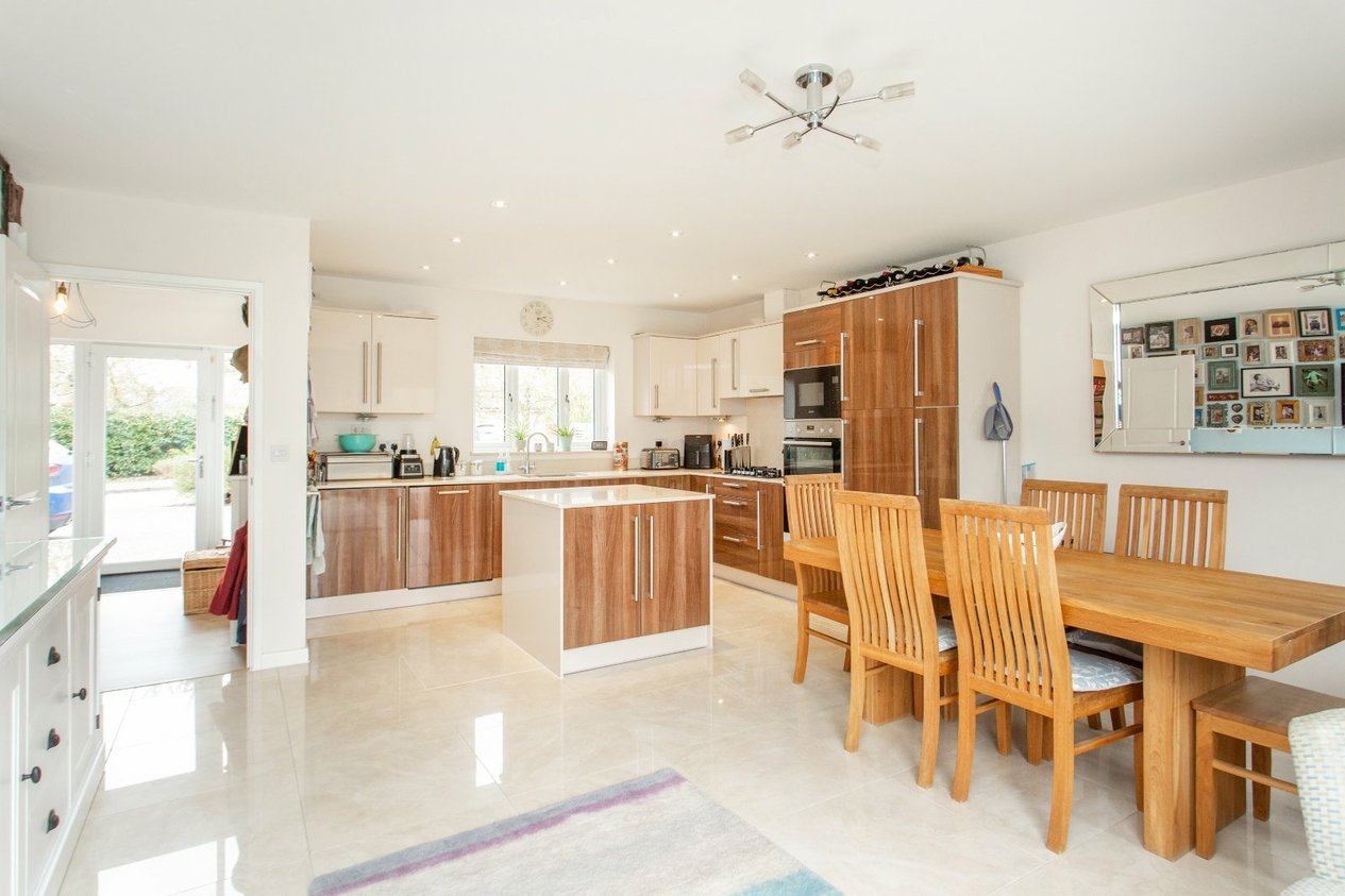 Properties For Sale in Kingfisher Place Chartham