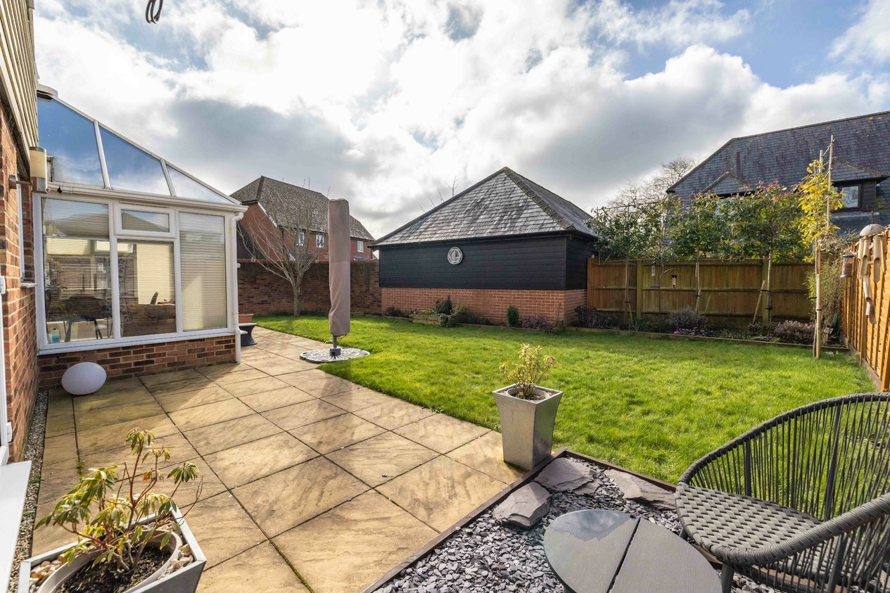 Properties For Sale in Kingfisher Place Chartham