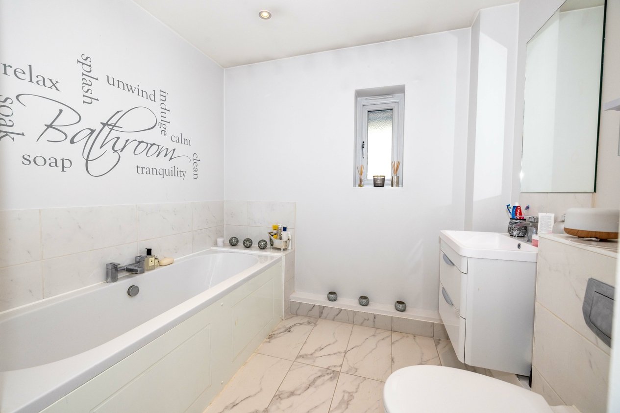 Properties For Sale in Kingfisher Place Chartham