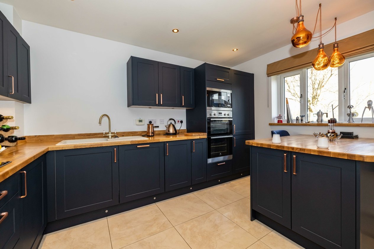 Properties For Sale in Kingfisher Place Chartham