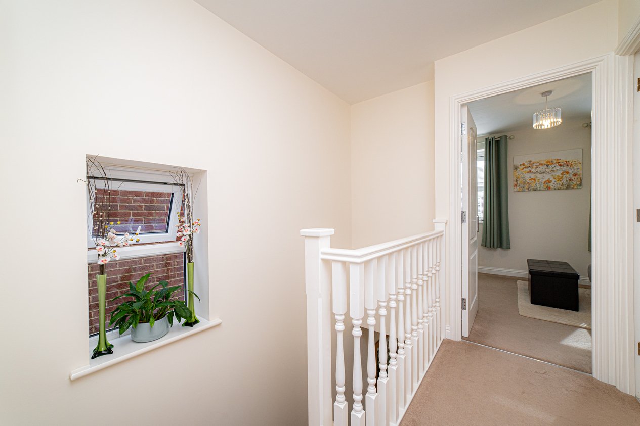 Properties Under Offer in Kings Avenue Ashford