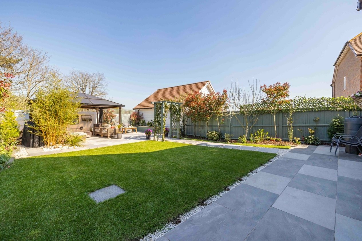 Properties For Sale in Kings Close Shadoxhurst