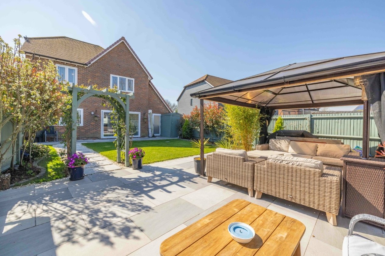 Properties For Sale in Kings Close Shadoxhurst