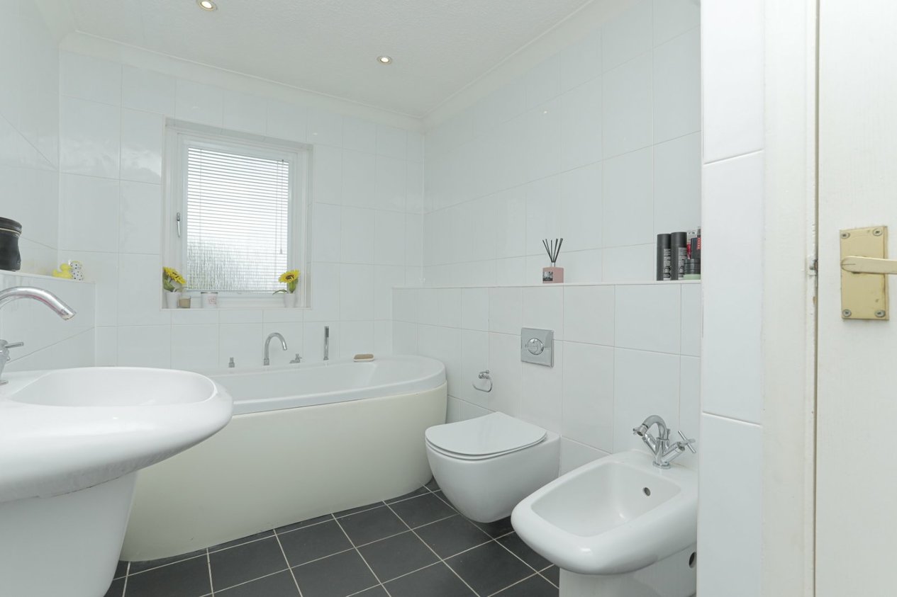 Properties For Sale in Kingsgate Avenue Broadstairs