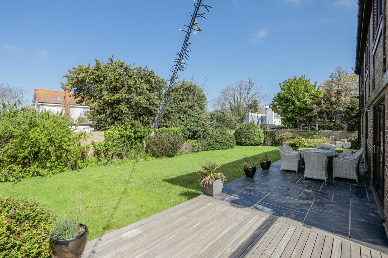 Properties For Sale in Kingsgate Avenue Broadstairs