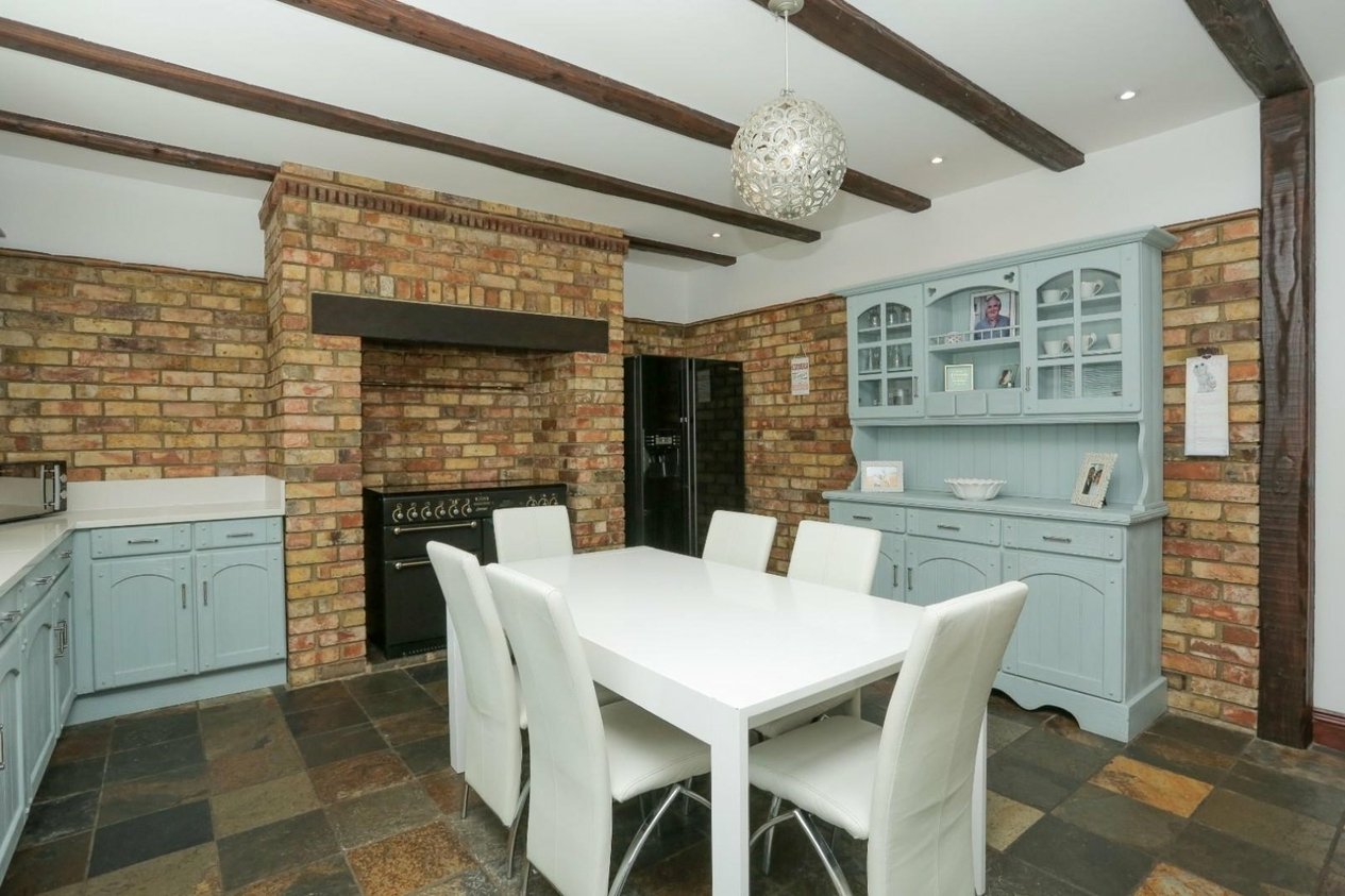 Properties For Sale in Kingsgate Avenue Broadstairs