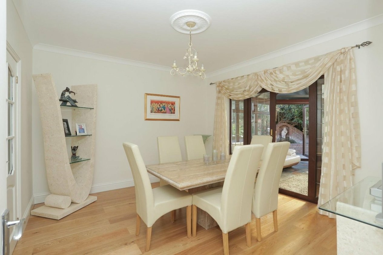 Properties For Sale in Kingsgate Avenue Broadstairs