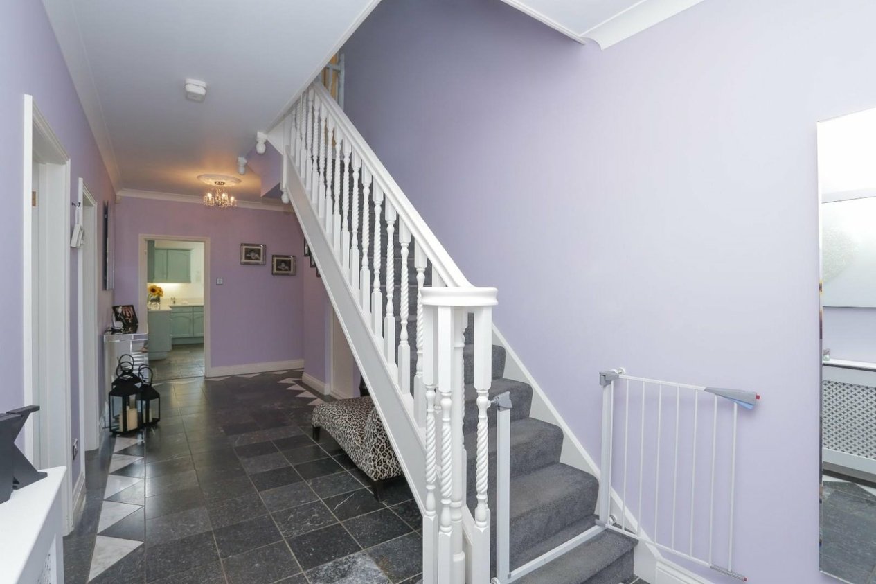 Properties For Sale in Kingsgate Avenue Broadstairs