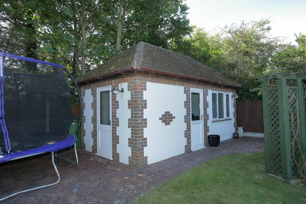 Properties For Sale in Kingsgate Avenue Broadstairs