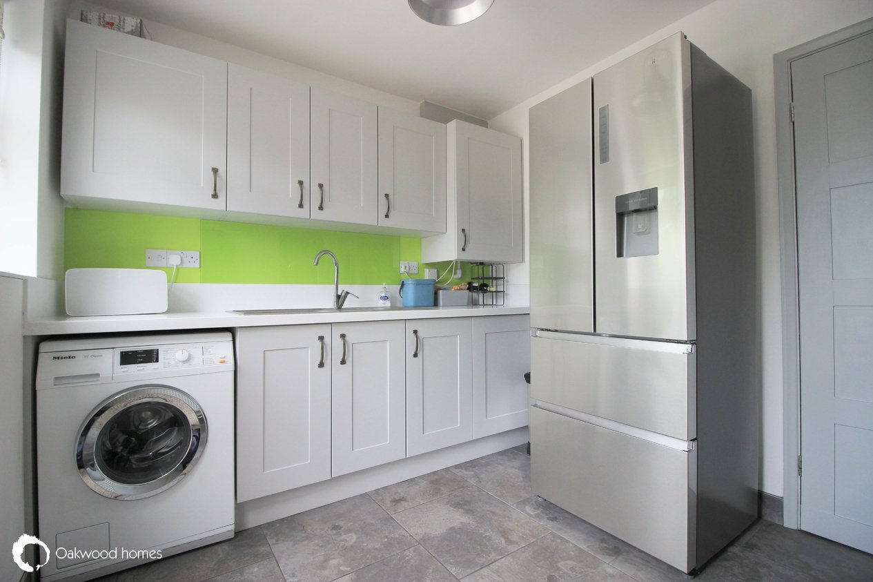Properties Under Offer in Kingsgate Avenue 