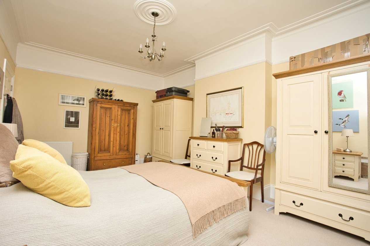 Properties For Sale in Kingsnorth Gardens Folkestone