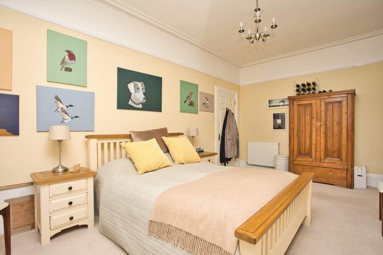 Properties For Sale in Kingsnorth Gardens Folkestone