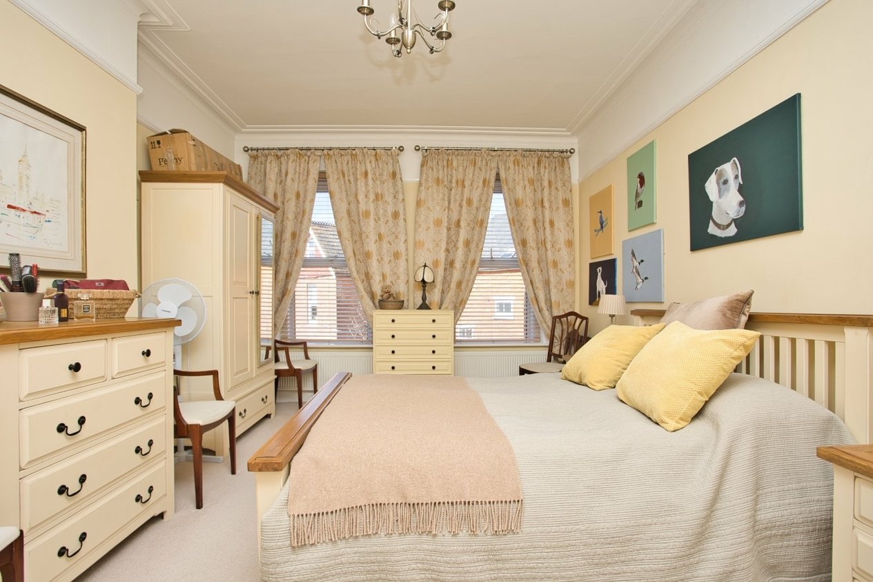 Properties For Sale in Kingsnorth Gardens Folkestone