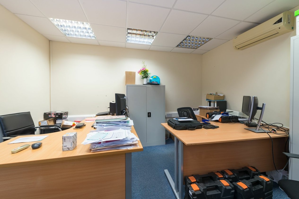 Properties To Let in Lakesview International Business Park  Canterbury