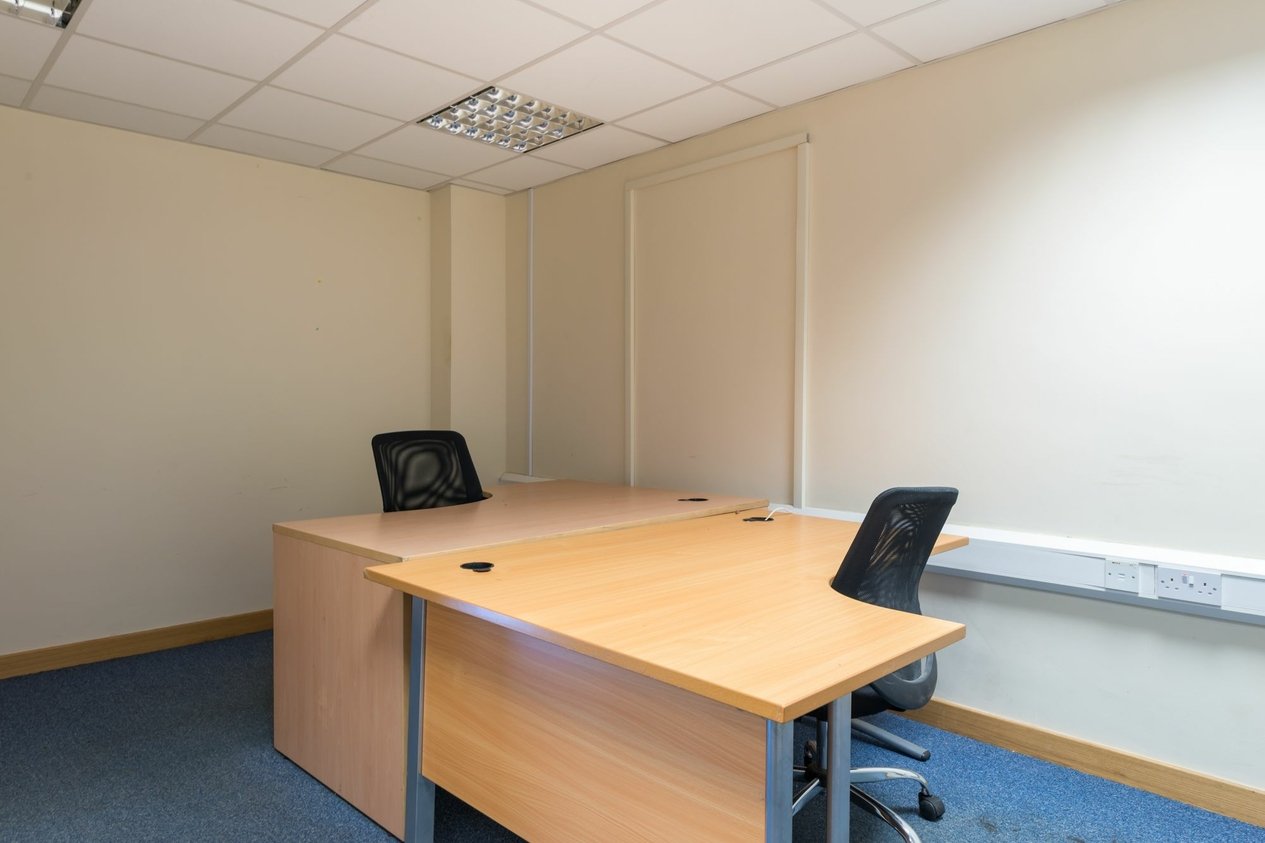 Properties To Let in Lakesview International Business Park  Canterbury