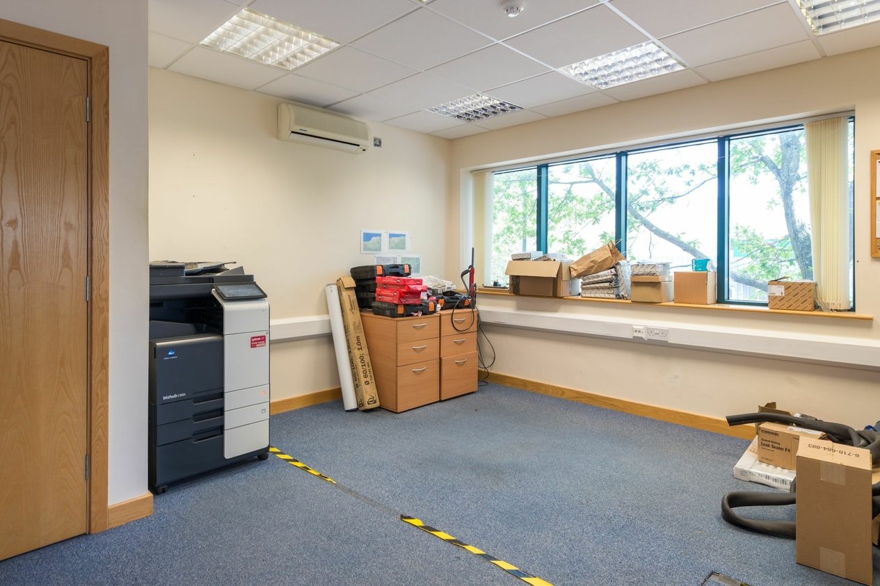 Properties To Let in Lakesview International Business Park  Canterbury