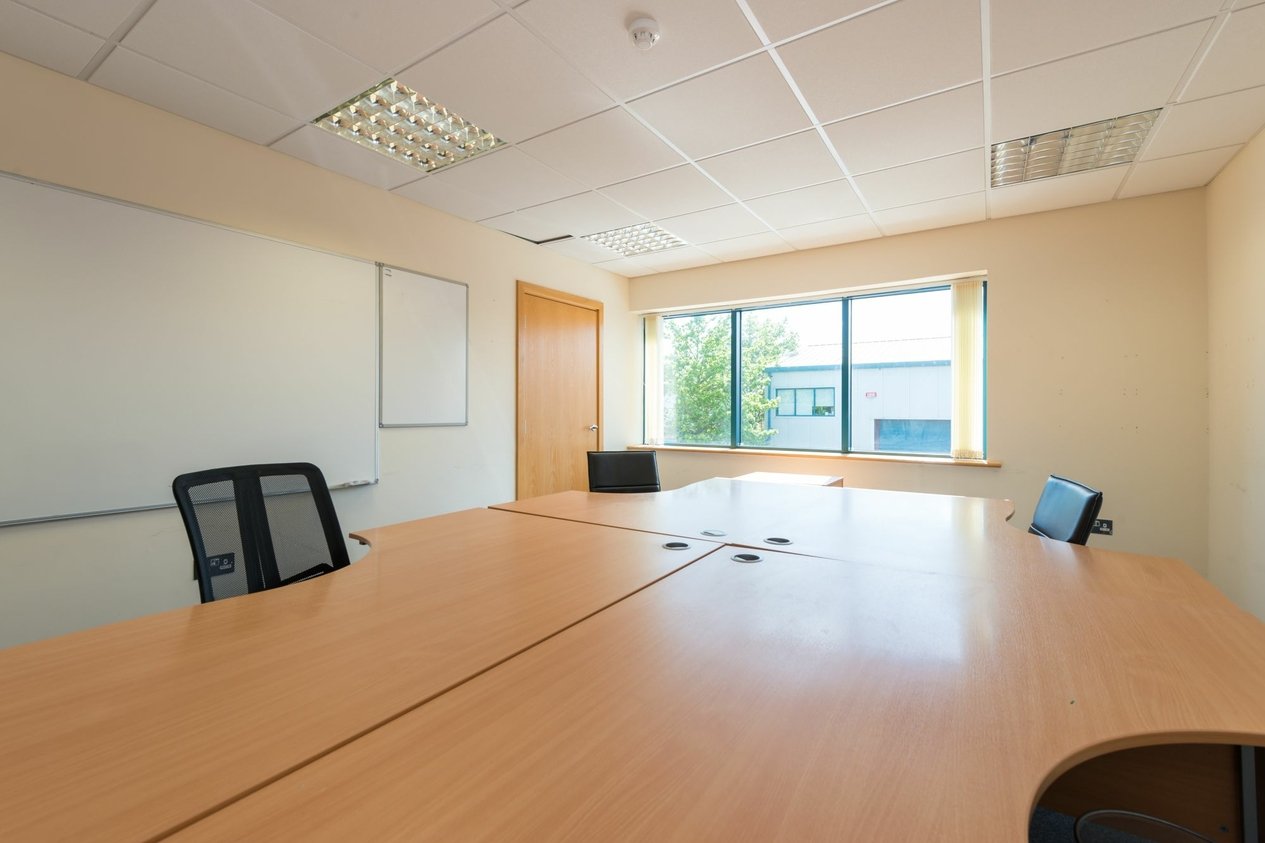 Properties To Let in Lakesview International Business Park  Canterbury