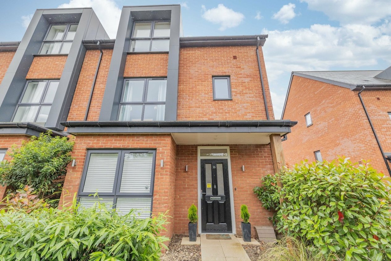 Properties For Sale in Lakeview Gardens Chilmington Green