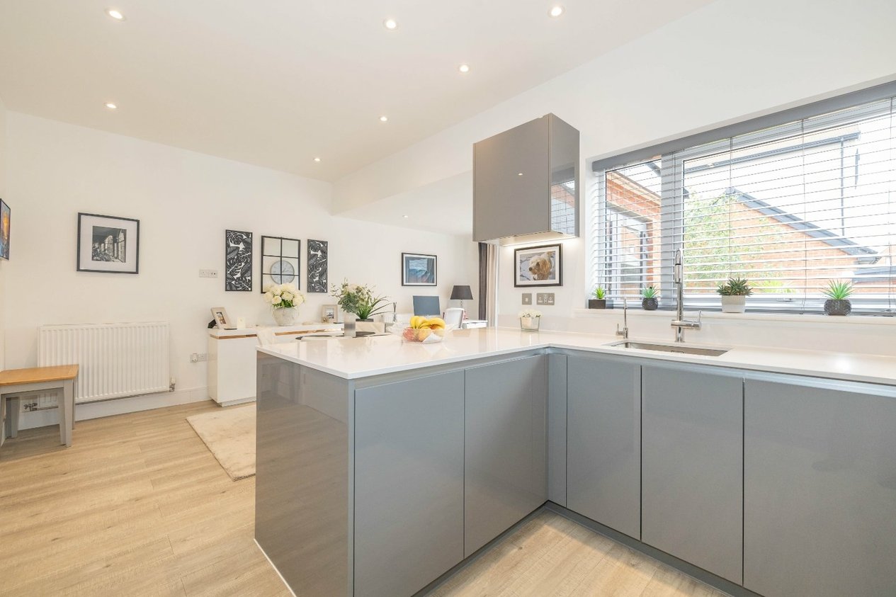 Properties For Sale in Lakeview Gardens Chilmington Green