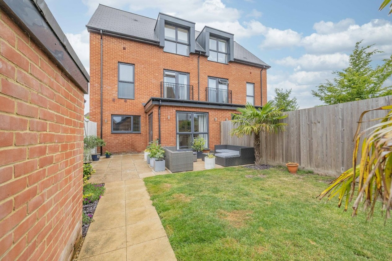 Properties For Sale in Lakeview Gardens Chilmington Green