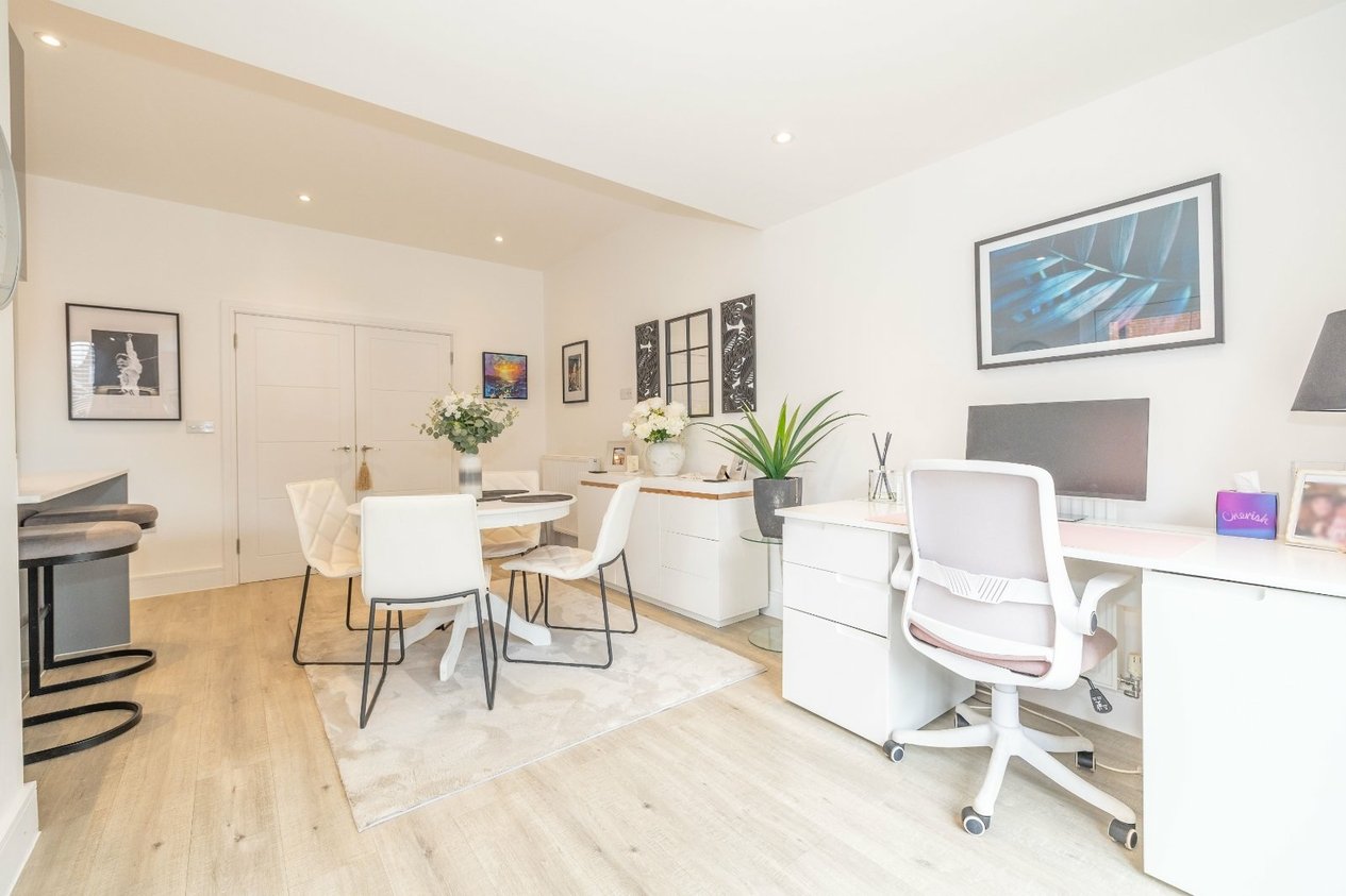 Properties For Sale in Lakeview Gardens Chilmington Green