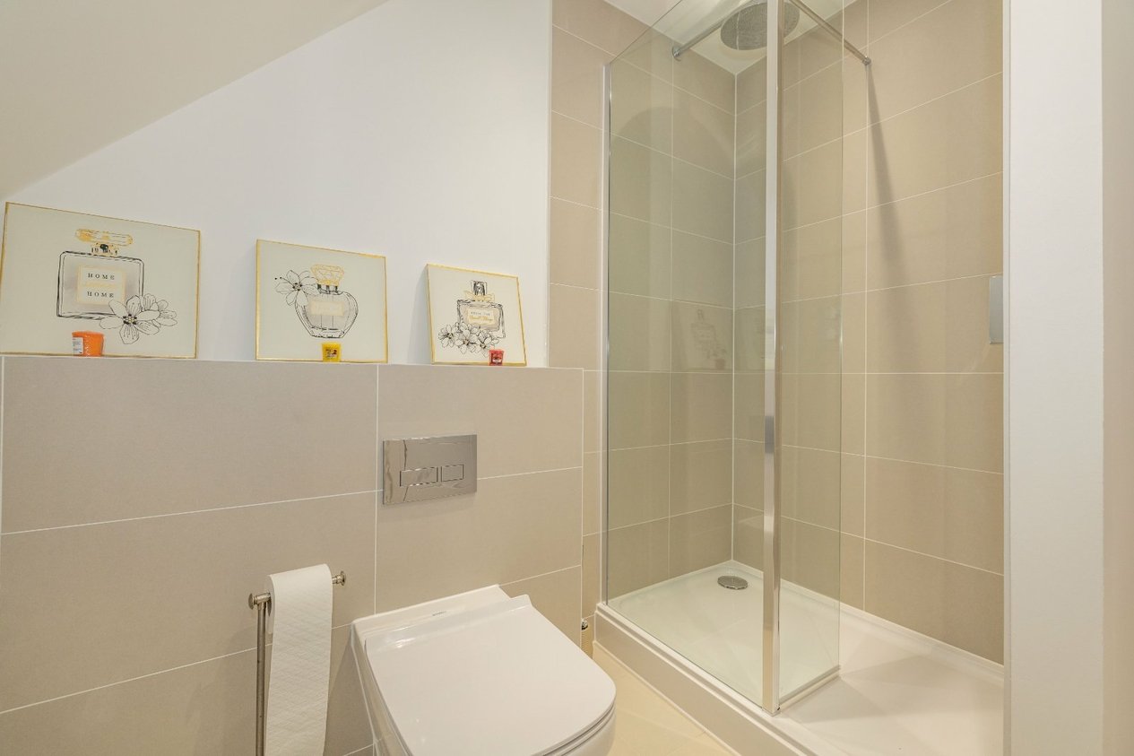 Properties For Sale in Lakeview Gardens Chilmington Green