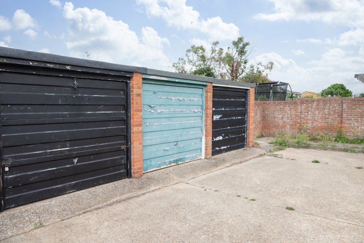 Properties Under Offer in Lamberhurst Way Cliftonville