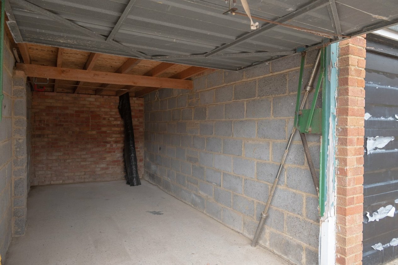 Properties Under Offer in Lamberhurst Way Cliftonville