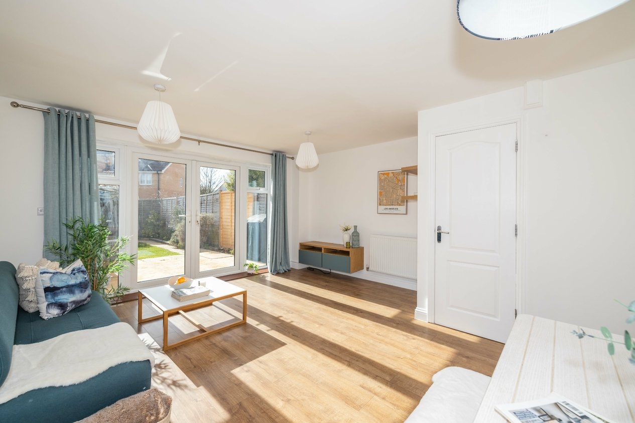 Properties Under Offer in Lampen Walk Canterbury