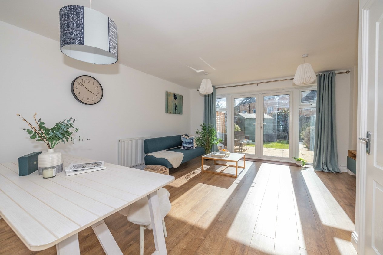 Properties Under Offer in Lampen Walk Canterbury