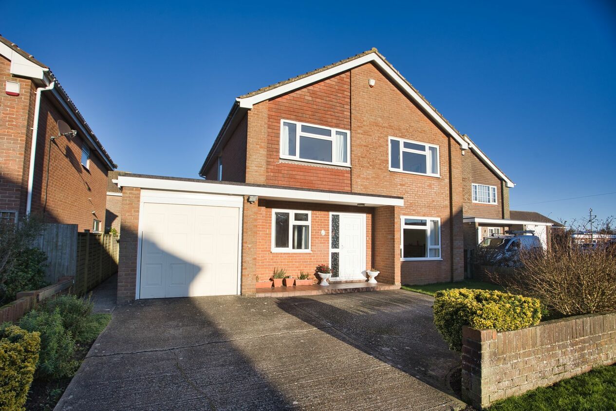 Properties For Sale in Lancaster Avenue  Capel-Le-Ferne