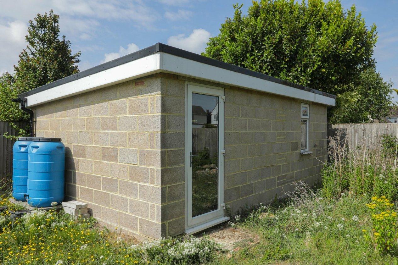 Properties Under Offer in Lancaster Gardens Birchington