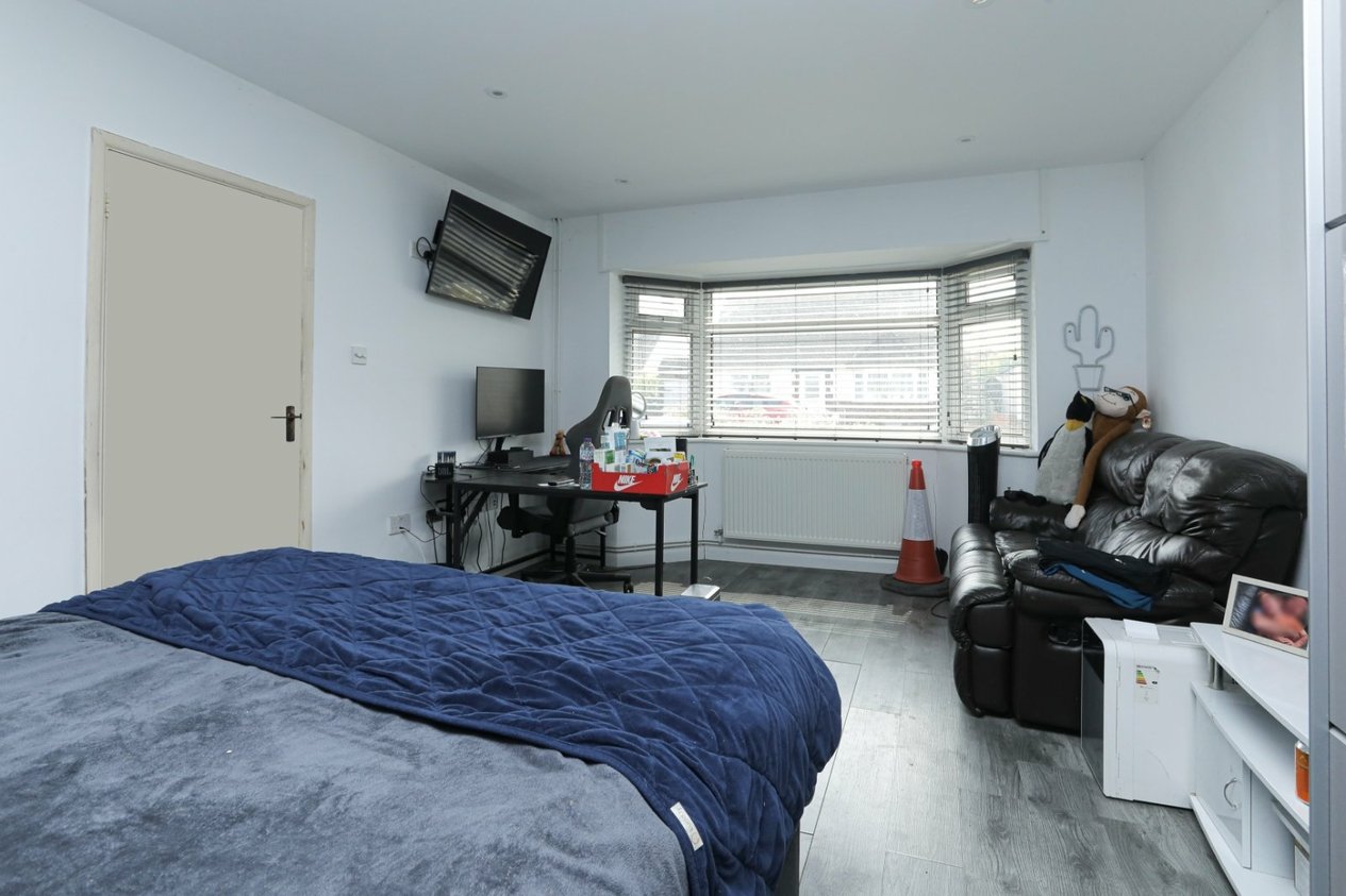 Properties Under Offer in Lancaster Gardens Birchington