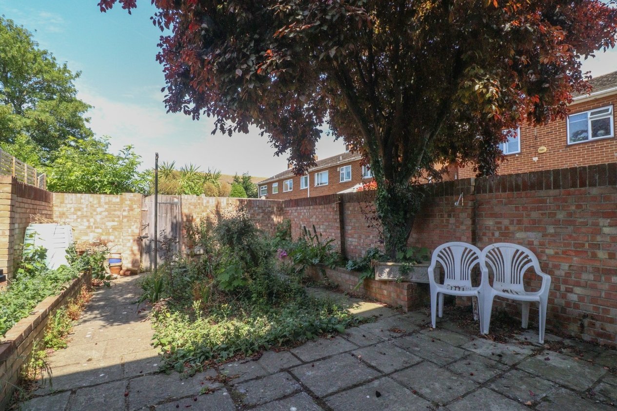 Properties For Sale in Laureate Close Cliftonville