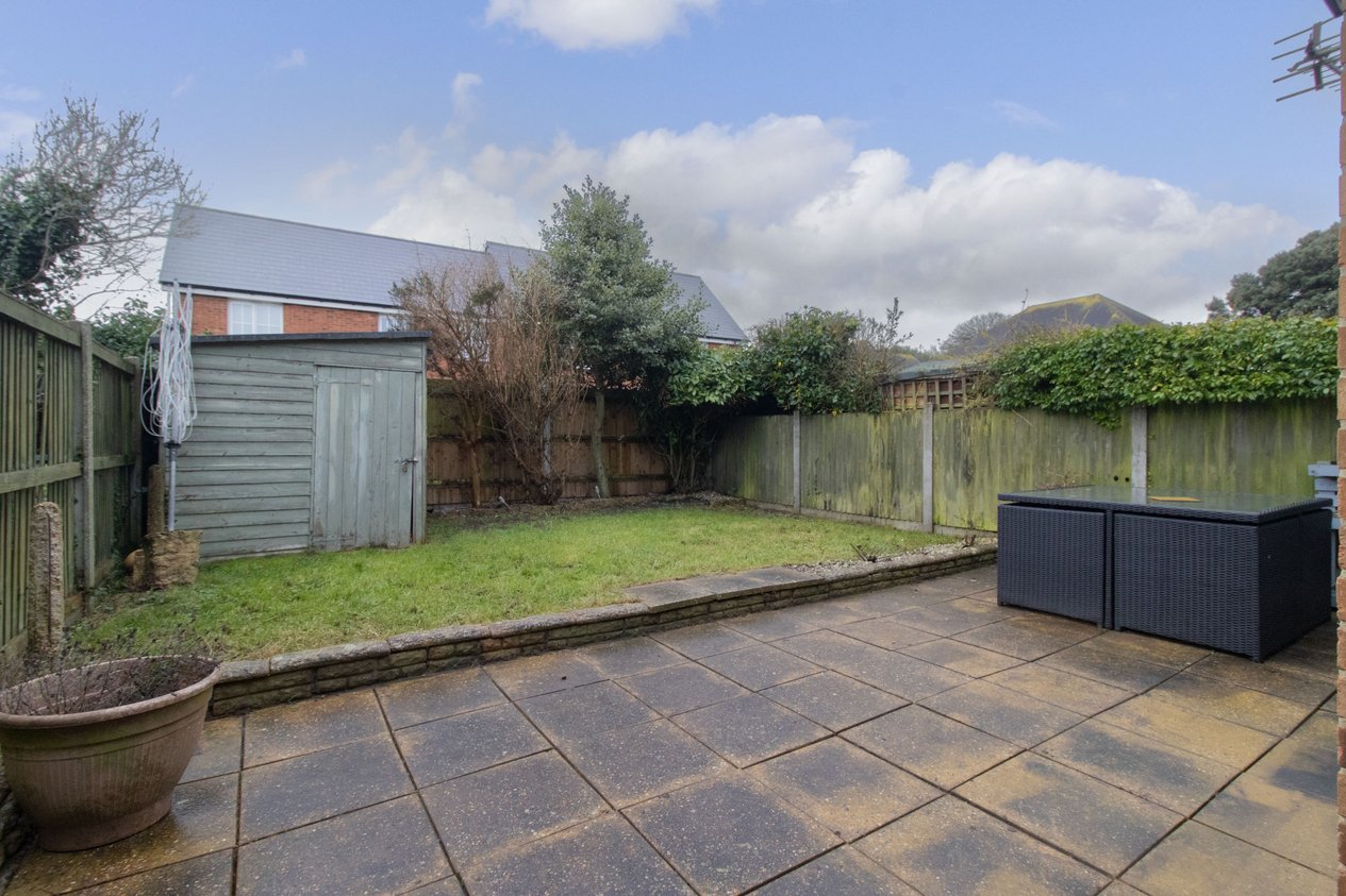 Properties Sold in Laureate Close Margate