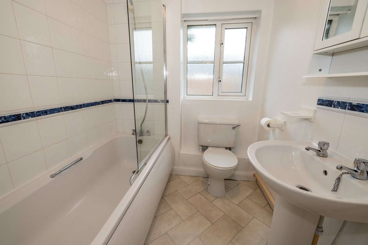 Properties For Sale in Laurel Way Chartham