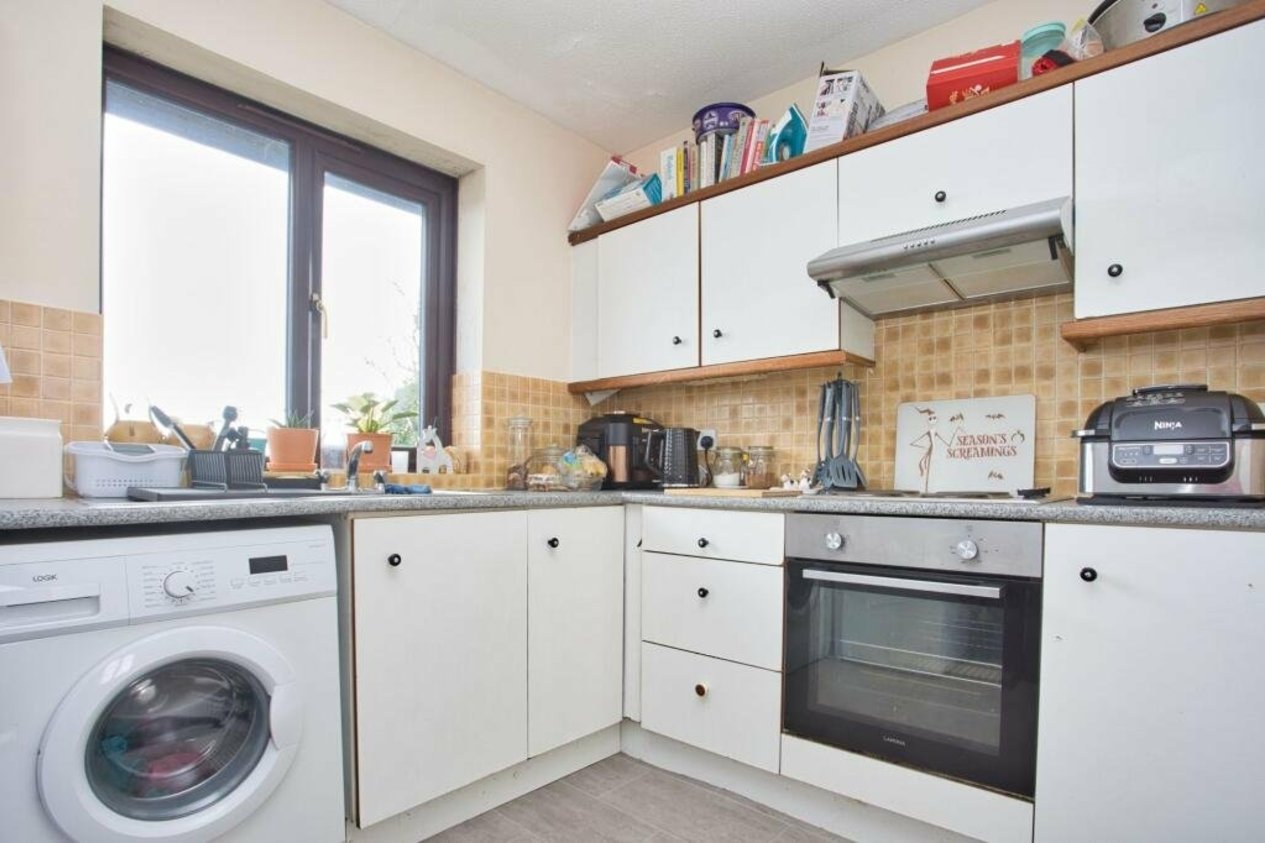 Properties Under Offer in Lawrence Court Dover Road