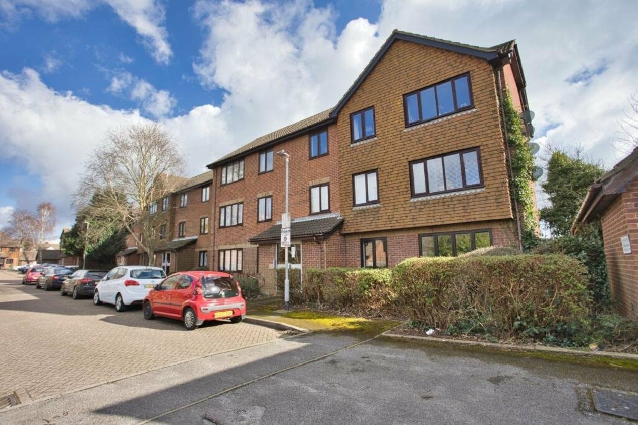Properties Under Offer in Lawrence Court Dover Road