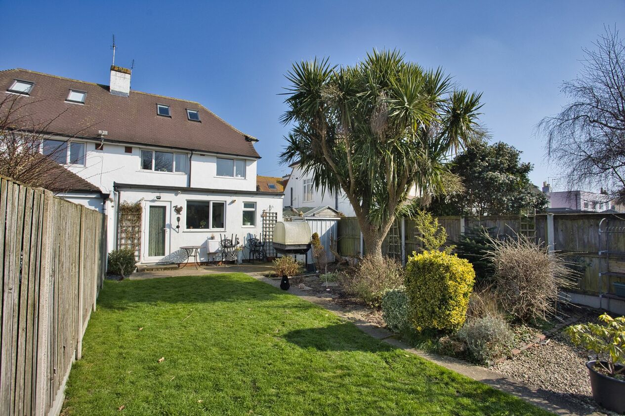 Properties For Sale in Leas Road  Deal