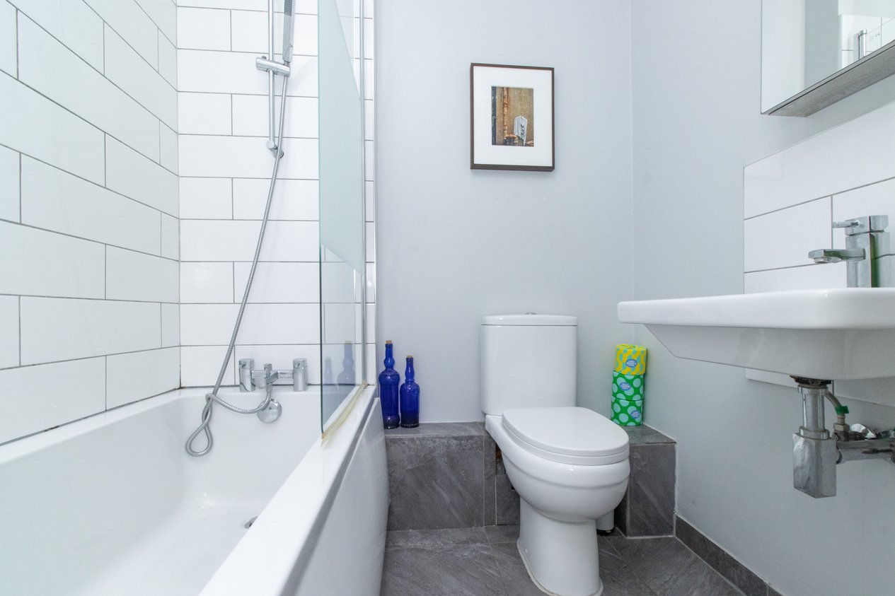 Properties For Sale in Lewis Crescent Cliftonville