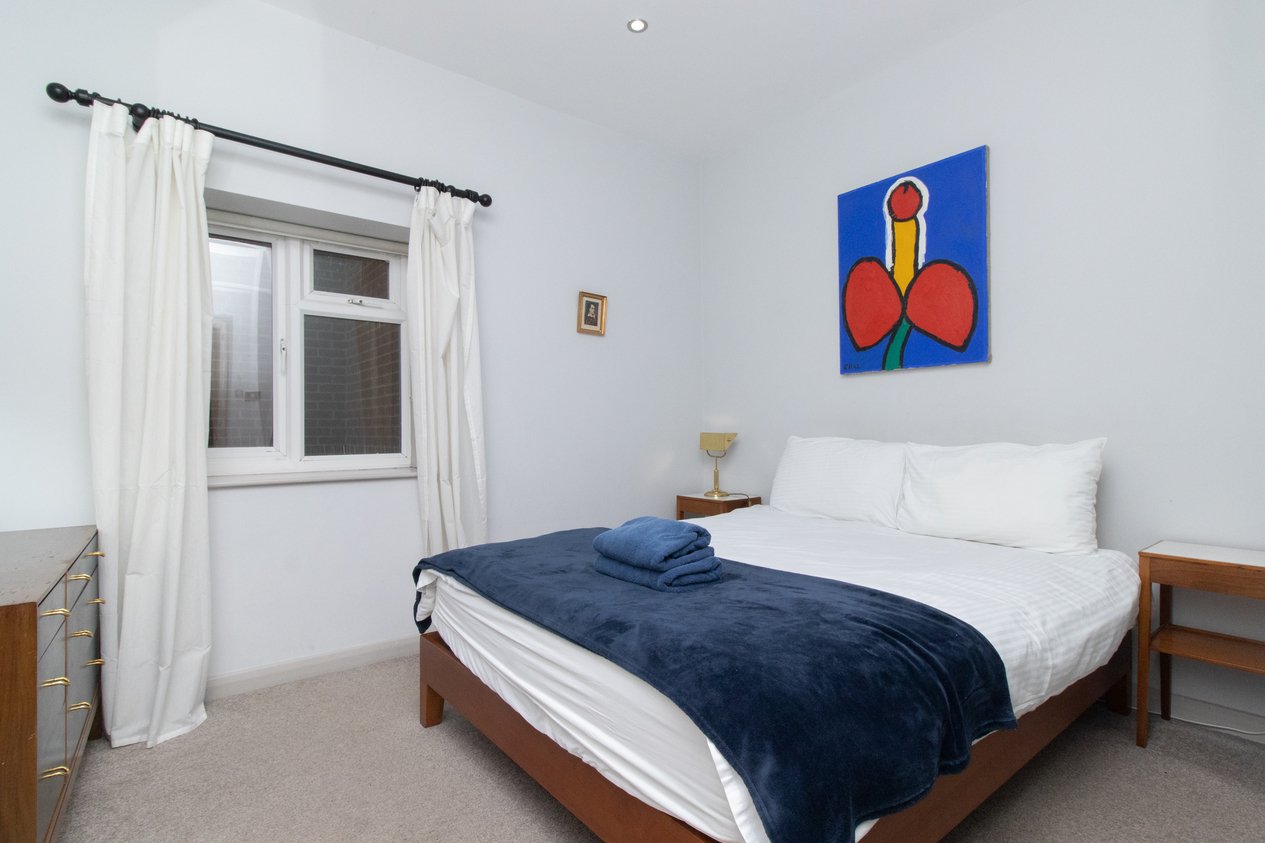 Properties For Sale in Lewis Crescent Cliftonville