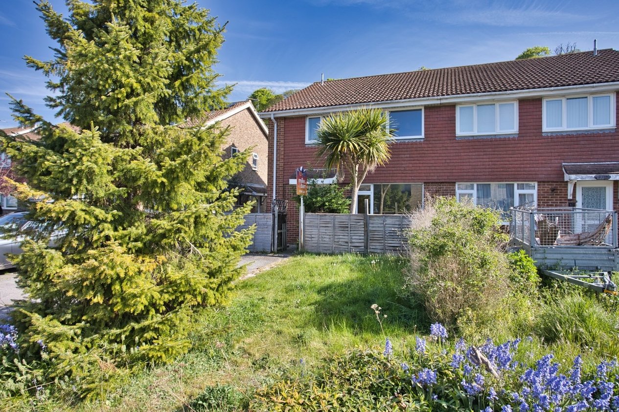 Properties For Sale in Leyburne Road Dover