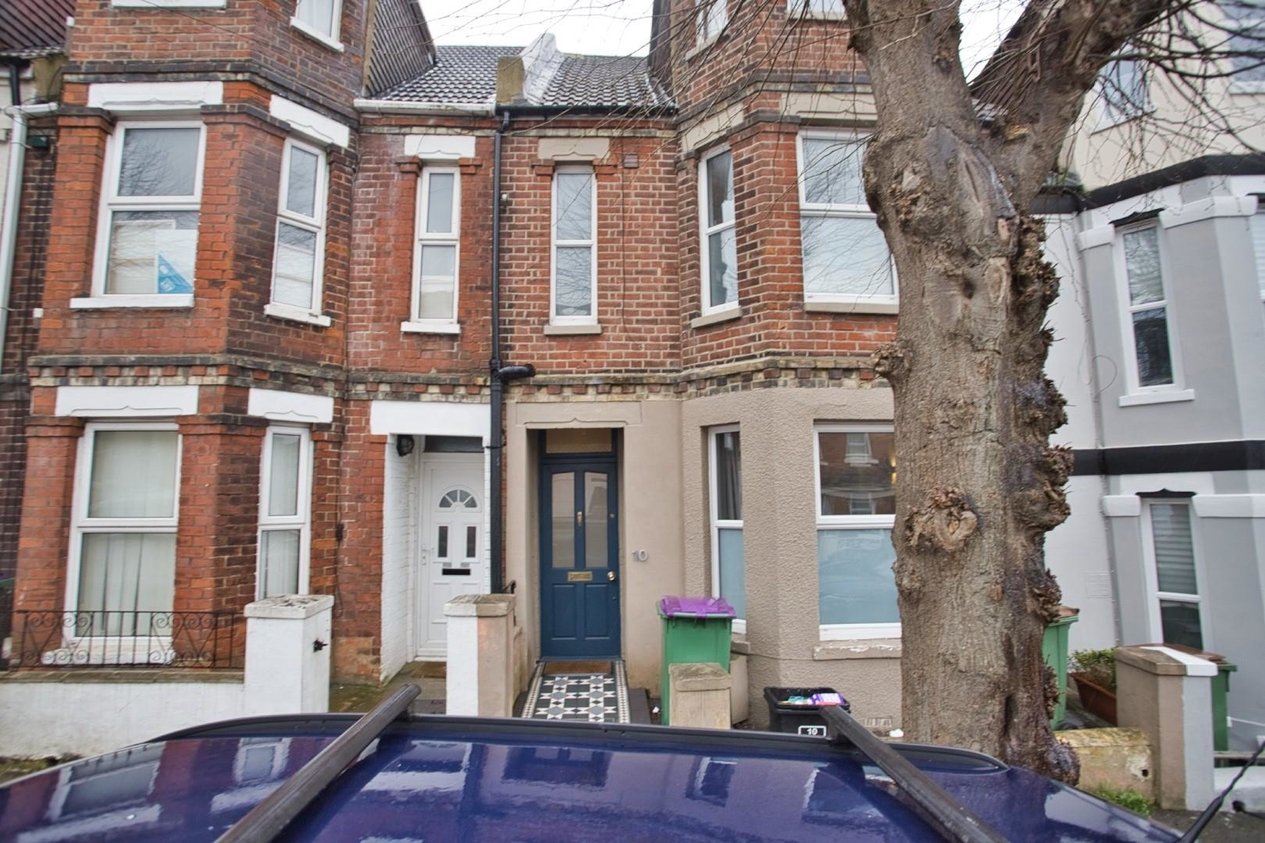 Properties Sold Subject To Contract in Linden Crescent 