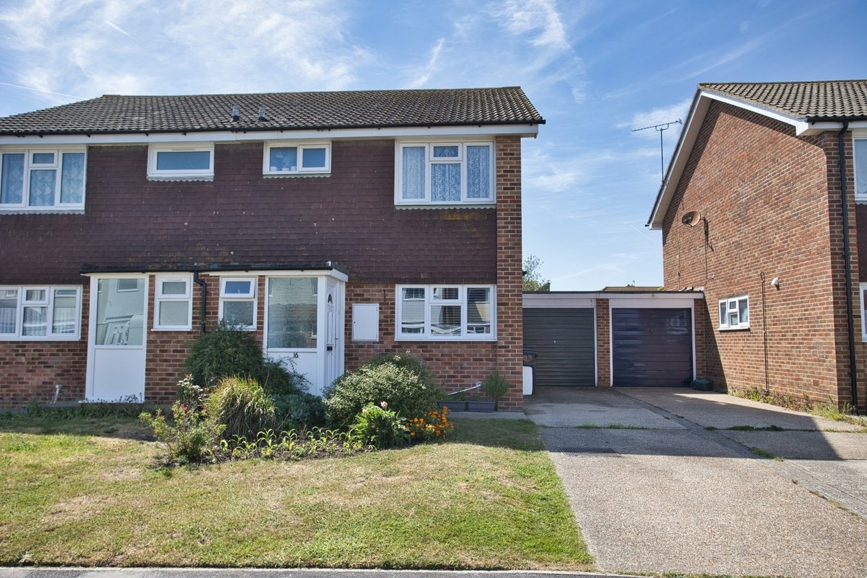 Properties For Sale in Links Road Deal