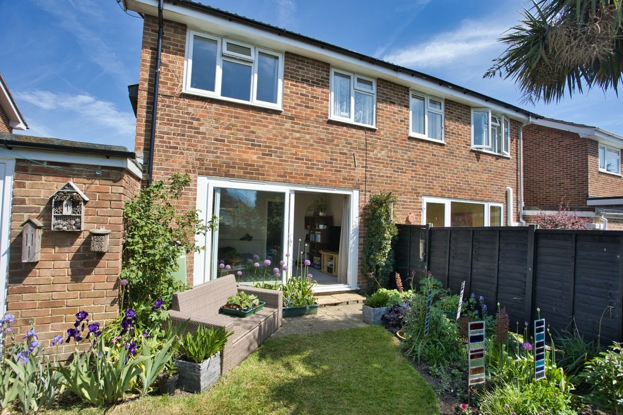 Properties For Sale in Links Road Deal