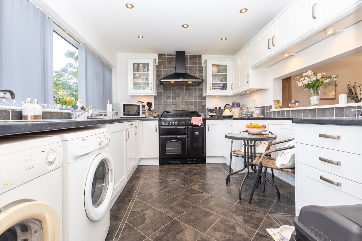 Properties Under Offer in Linksway Folkestone