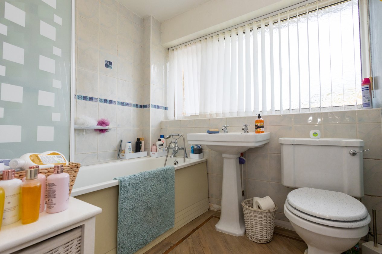 Properties Under Offer in Linksway Folkestone