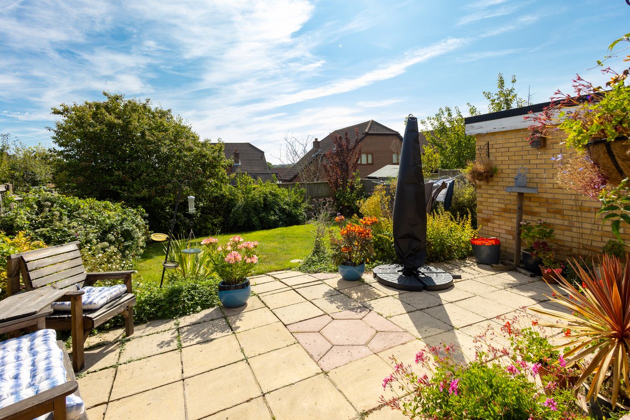 Properties Under Offer in Linksway Folkestone